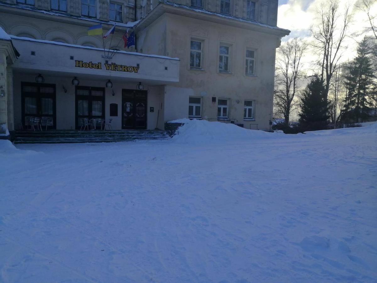 Hotel Vetrov Vysoké nad Jizerou Екстериор снимка